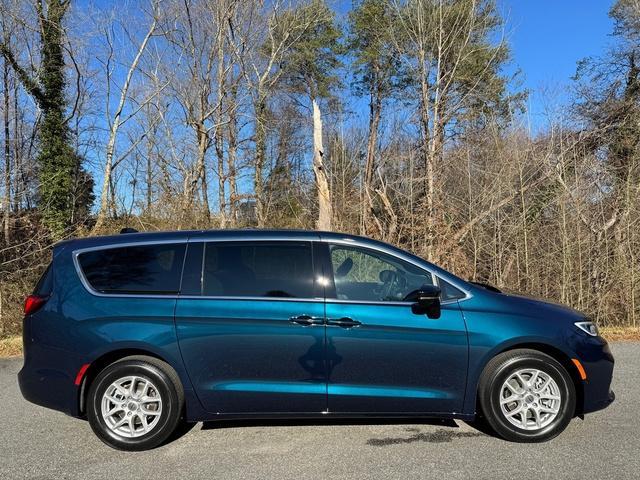 new 2025 Chrysler Pacifica car, priced at $41,999