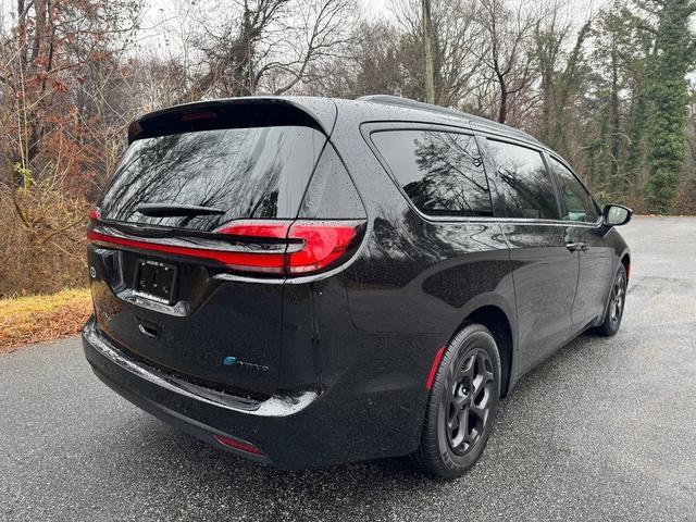 new 2025 Chrysler Pacifica Hybrid car, priced at $51,999