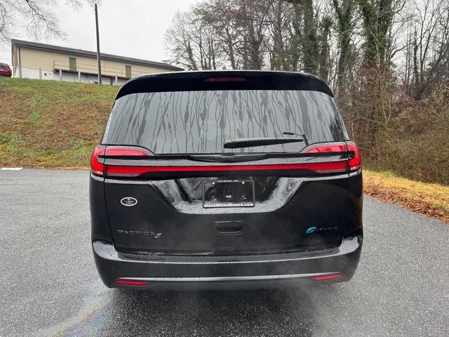 new 2025 Chrysler Pacifica Hybrid car, priced at $51,999