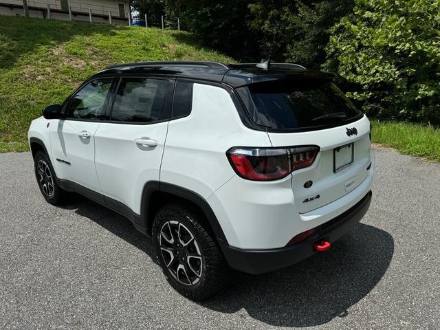 new 2024 Jeep Compass car, priced at $34,999