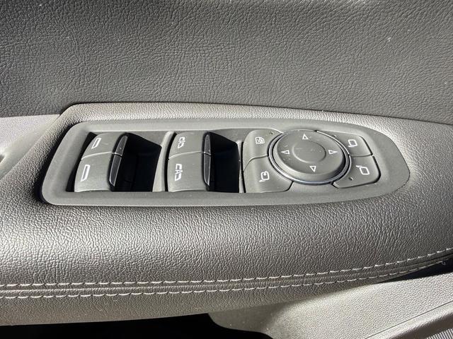 used 2025 Cadillac XT5 car, priced at $41,499