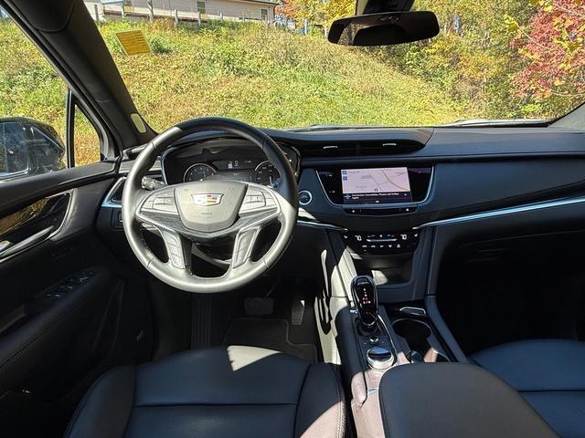 used 2025 Cadillac XT5 car, priced at $41,499