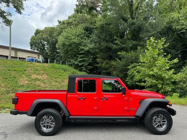 new 2024 Jeep Gladiator car, priced at $45,999