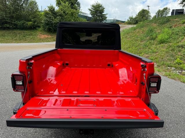 new 2024 Jeep Gladiator car, priced at $45,999