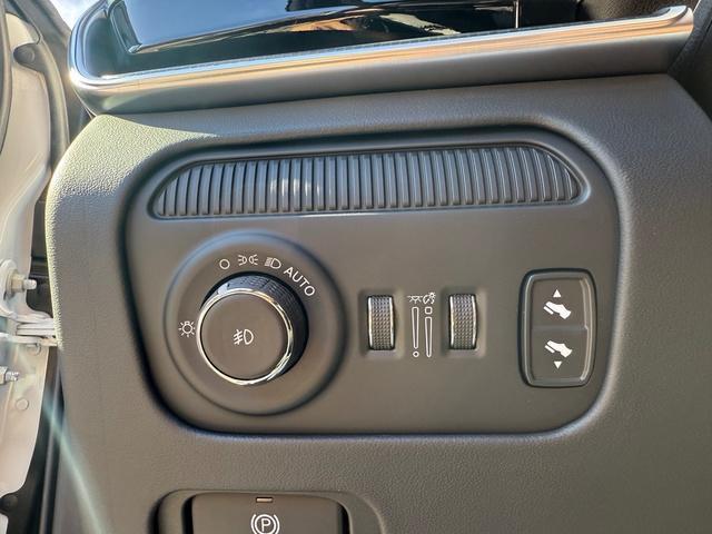 new 2025 Jeep Grand Wagoneer car, priced at $92,999