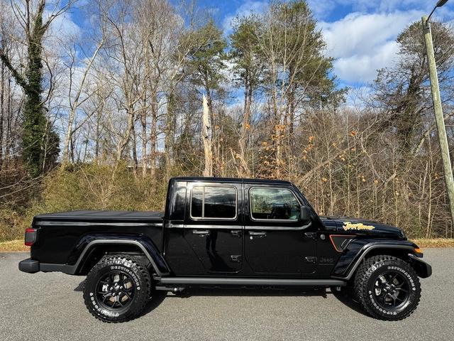 new 2024 Jeep Gladiator car, priced at $45,999