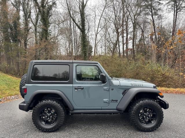 new 2025 Jeep Wrangler car, priced at $42,590