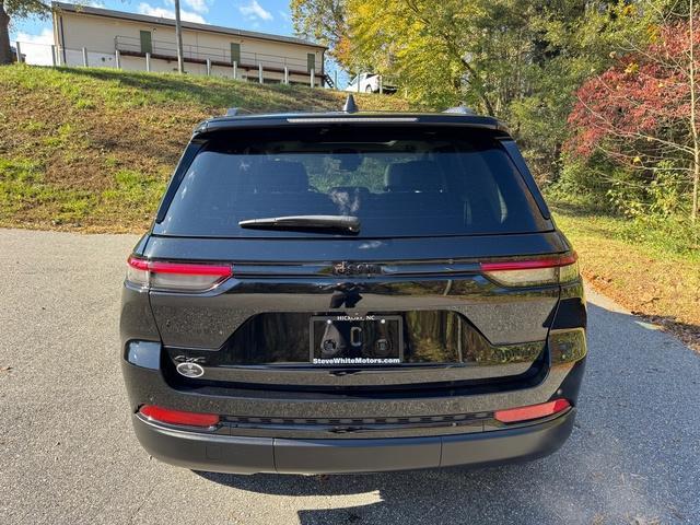 used 2023 Jeep Grand Cherokee car, priced at $37,999