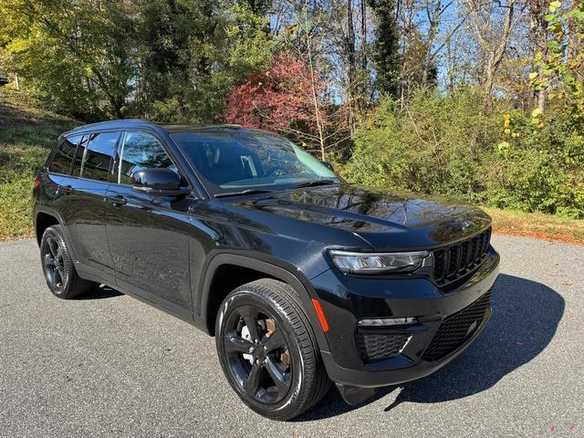 used 2023 Jeep Grand Cherokee car, priced at $37,999