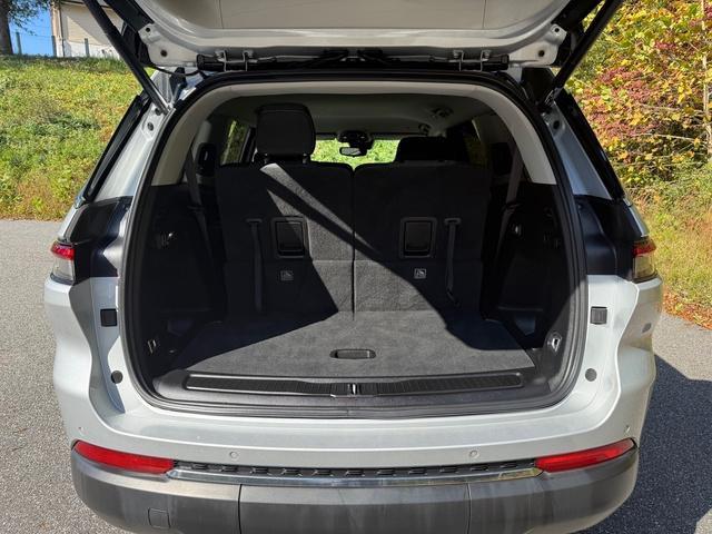 used 2022 Jeep Grand Cherokee L car, priced at $26,999