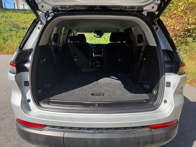 used 2022 Jeep Grand Cherokee L car, priced at $26,999