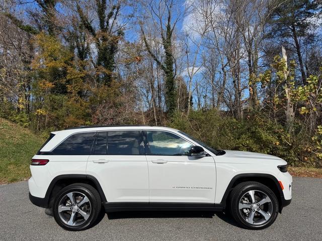 used 2024 Jeep Grand Cherokee car, priced at $42,999