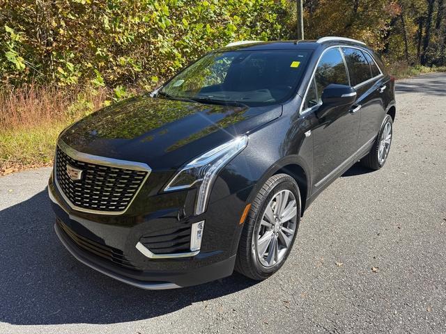 used 2025 Cadillac XT5 car, priced at $40,999