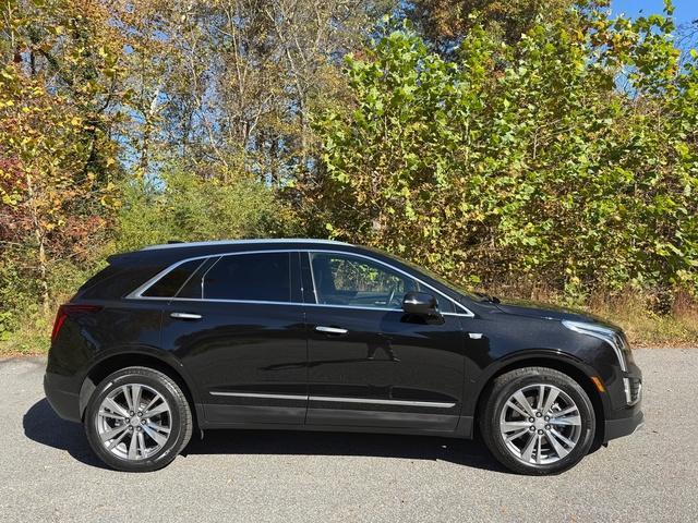 used 2025 Cadillac XT5 car, priced at $40,999