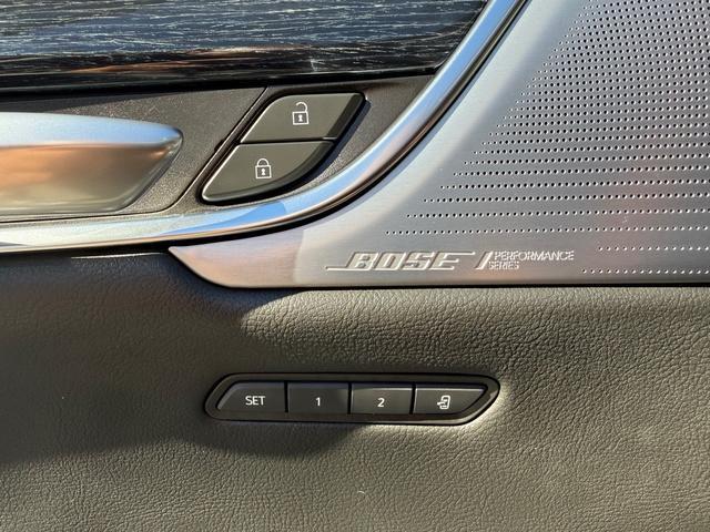 used 2025 Cadillac XT5 car, priced at $40,999