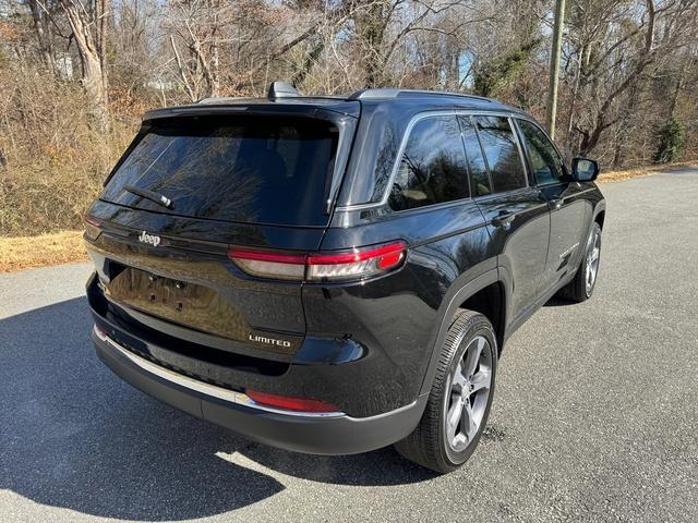 new 2024 Jeep Grand Cherokee car, priced at $45,999