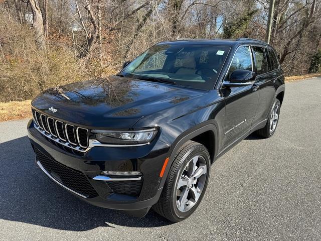 new 2024 Jeep Grand Cherokee car, priced at $45,999