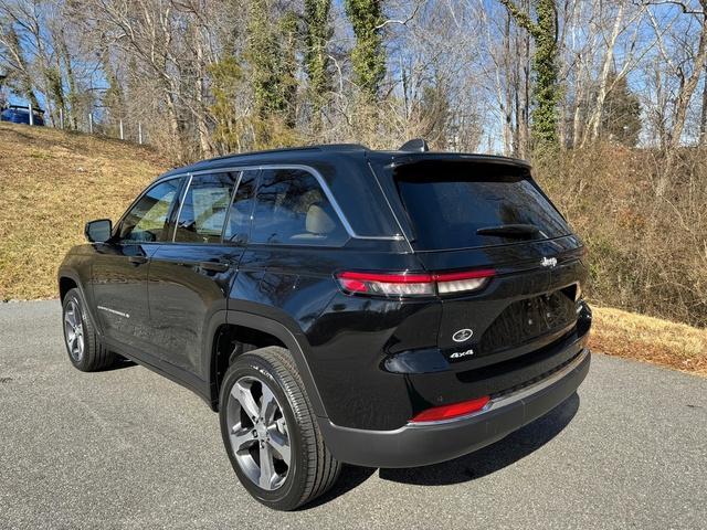 new 2024 Jeep Grand Cherokee car, priced at $45,999