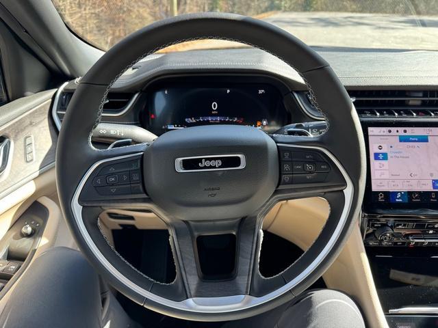 new 2024 Jeep Grand Cherokee car, priced at $45,999