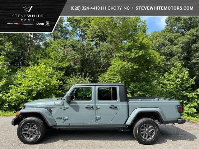 new 2024 Jeep Gladiator car, priced at $43,999