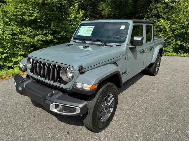 new 2024 Jeep Gladiator car, priced at $43,999