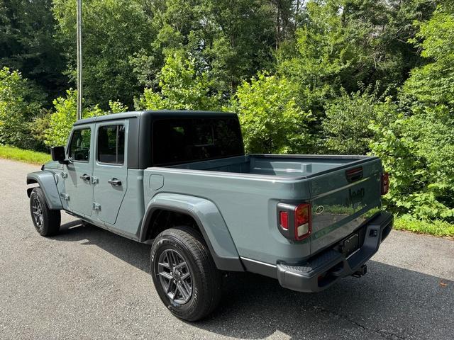 new 2024 Jeep Gladiator car, priced at $43,999