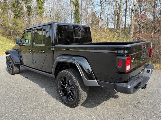 new 2025 Jeep Gladiator car, priced at $41,630