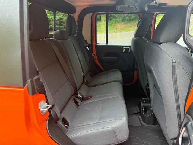 new 2025 Jeep Gladiator car, priced at $47,795