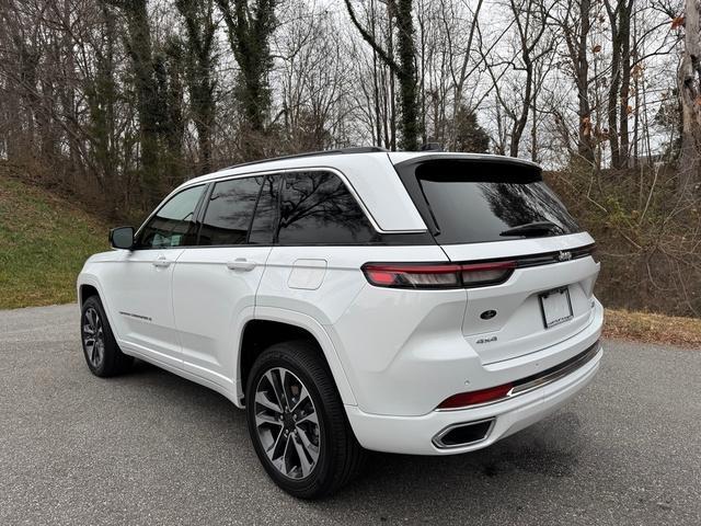 new 2025 Jeep Grand Cherokee car, priced at $56,999