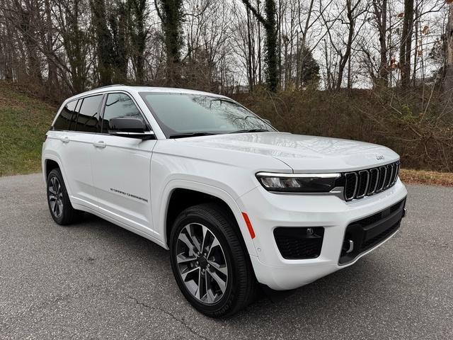 new 2025 Jeep Grand Cherokee car, priced at $56,999