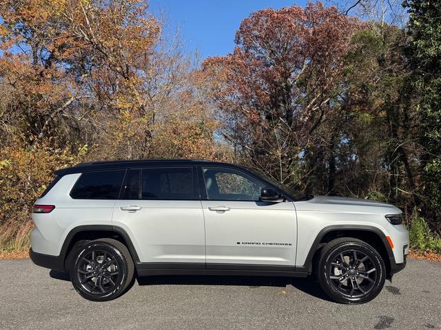new 2025 Jeep Grand Cherokee L car, priced at $50,590