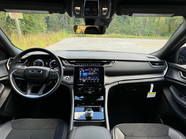 new 2025 Jeep Grand Cherokee L car, priced at $45,790