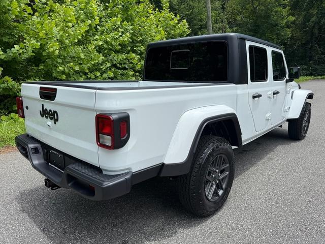 new 2025 Jeep Gladiator car, priced at $45,974
