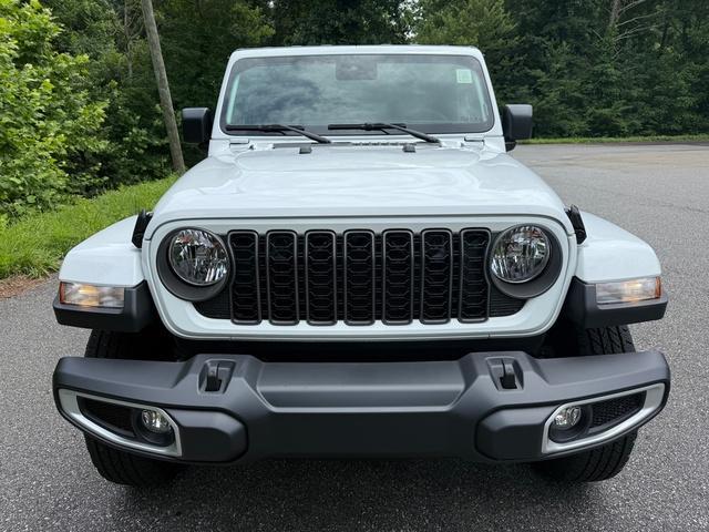 new 2025 Jeep Gladiator car, priced at $45,974