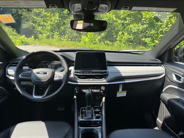 new 2025 Jeep Compass car, priced at $28,500