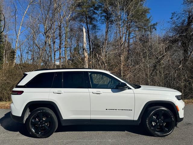 used 2023 Jeep Grand Cherokee car, priced at $35,990