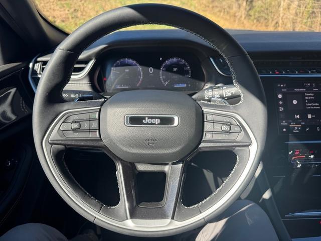 used 2023 Jeep Grand Cherokee car, priced at $35,990