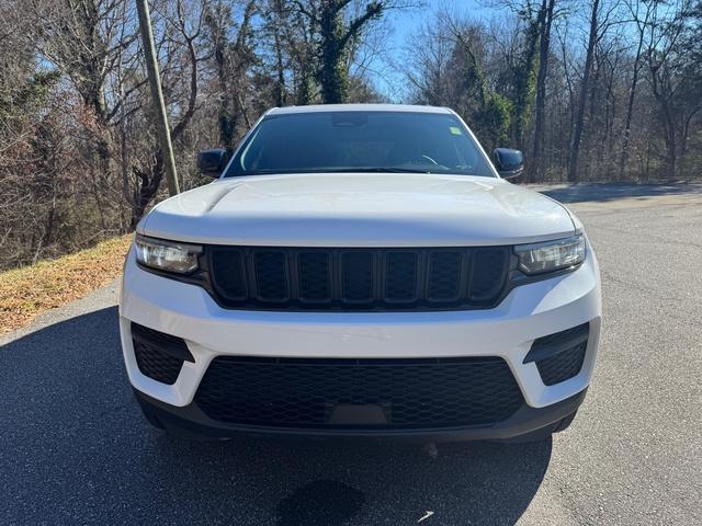 used 2023 Jeep Grand Cherokee car, priced at $35,990