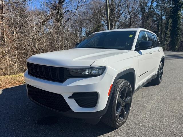 used 2023 Jeep Grand Cherokee car, priced at $35,990