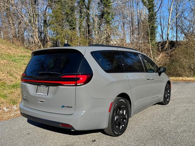 new 2025 Chrysler Pacifica Hybrid car, priced at $52,390