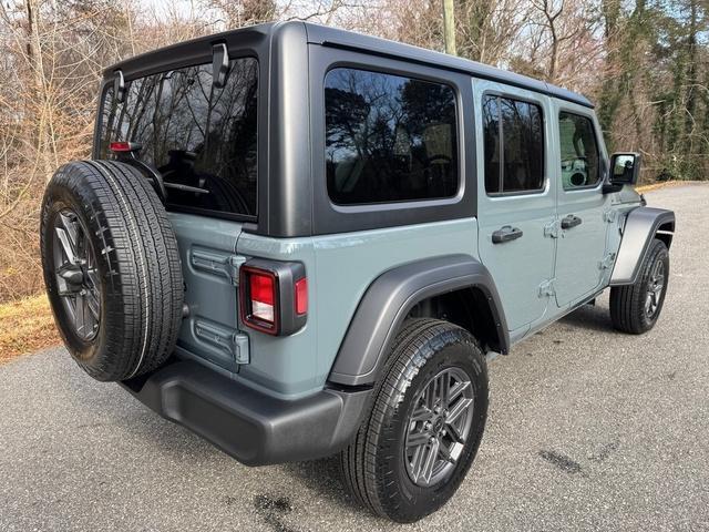 new 2025 Jeep Wrangler car, priced at $44,999