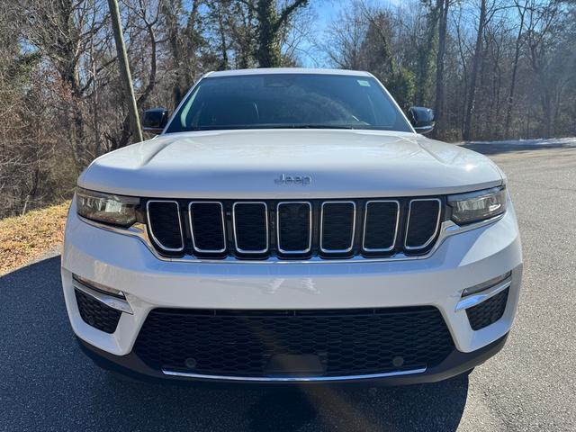 new 2025 Jeep Grand Cherokee car, priced at $48,999