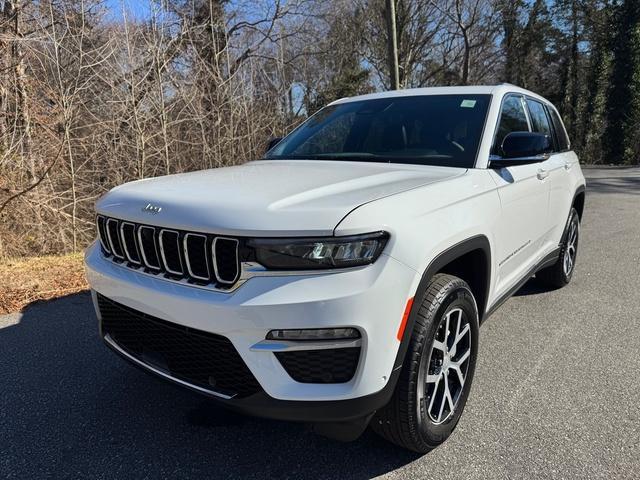 new 2025 Jeep Grand Cherokee car, priced at $48,999