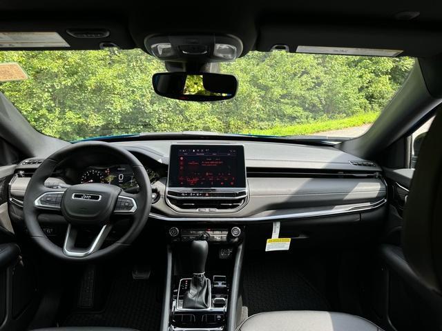 new 2024 Jeep Compass car, priced at $32,999