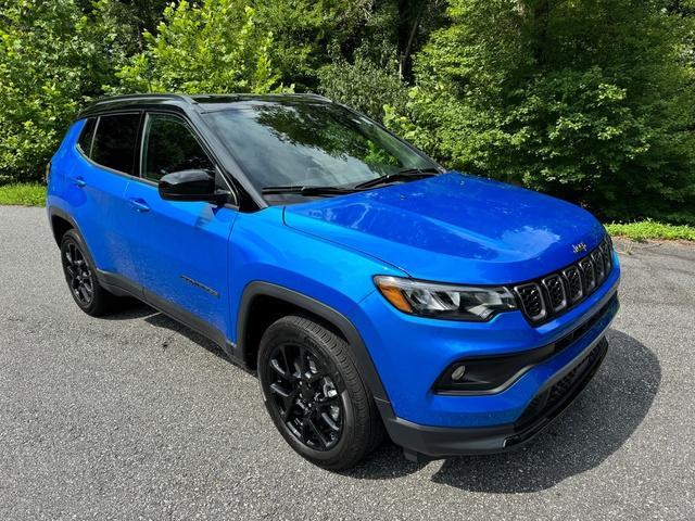 new 2024 Jeep Compass car, priced at $32,999