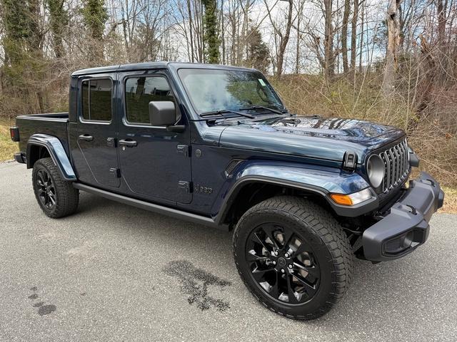 new 2025 Jeep Gladiator car, priced at $43,590