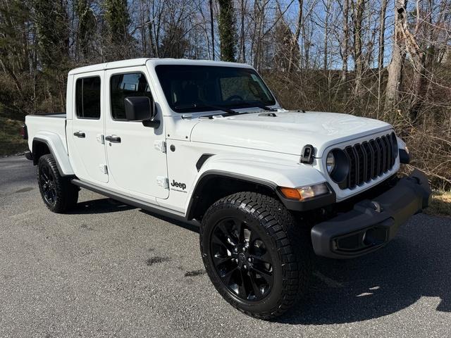 new 2025 Jeep Gladiator car, priced at $42,590