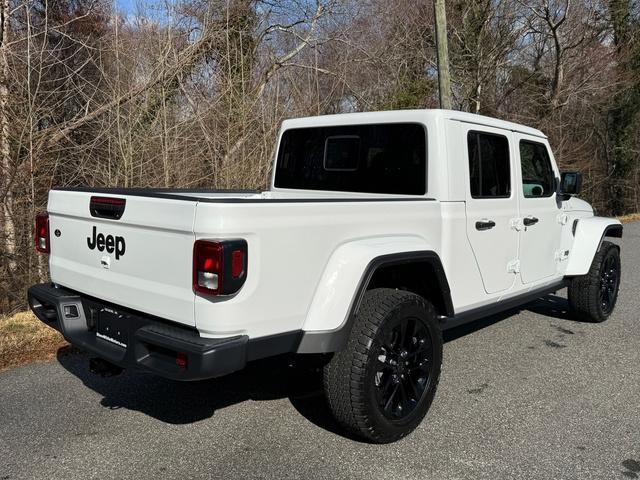 new 2025 Jeep Gladiator car, priced at $42,590