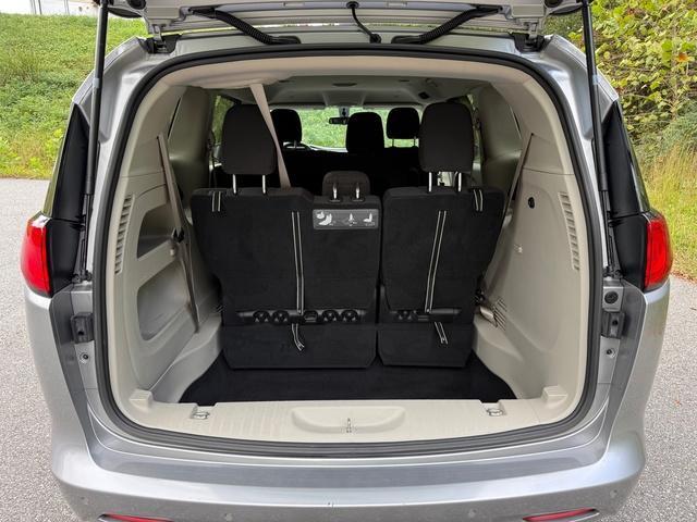 used 2018 Chrysler Pacifica car, priced at $12,400