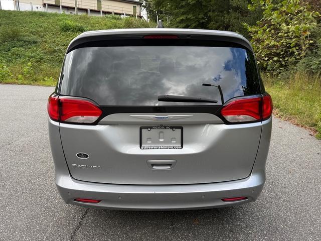 used 2018 Chrysler Pacifica car, priced at $12,400